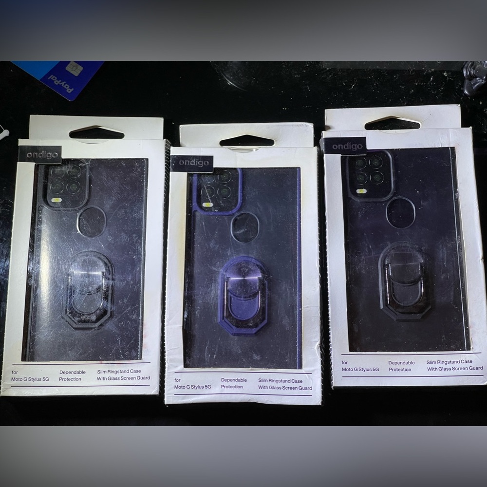Cases and screen protectors for samsung and motorola phones.